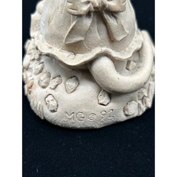 Vintage Light Brown, Groom Bride Mouse in Her Dress, Holding a Bag Purse, MC '9 - Picture 16 of 16